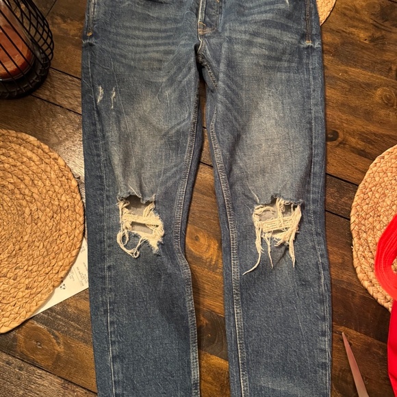 ZARA Distressed Jeans Straight Leg - Picture 2 of 3